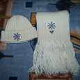 Отдается в дар Женский комплект: шапка + длинный шарф с бахромой