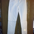 Отдается в дар брюки-джинсы белые 48-50 размер