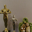 Отдается в дар Статуэтки «Оскар» и сувенир «Привет с моря»