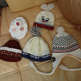 Отдается в дар детские зимние шапки