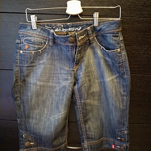 Отдается в дар Темные джинсовые бриджи Esprit 46 размера