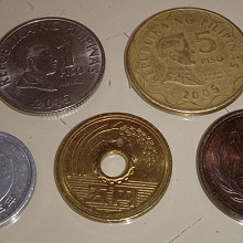 Отдается в дар Монеты Филиппин и Японии