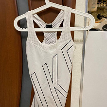 Отдается в дар спортивный топ Nike
