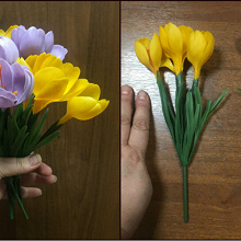 Отдается в дар Крокусы — пластиковые искусственные цветы ритуального назначения