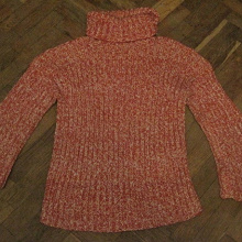 Отдается в дар Красный рябой вязанный свитер (Мой хенд-мейд))