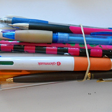 Отдается в дар Ручки і олівці