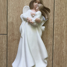 Отдается в дар Статуэтка ангел и ребенок