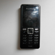 Отдается в дар Телефон Sony Ericsson.