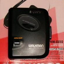 Отдается в дар Аудиокассетный плеер «Sony Walkman WM-EX112» (не работает)