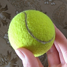Отдается в дар Мяч теннисный маленький