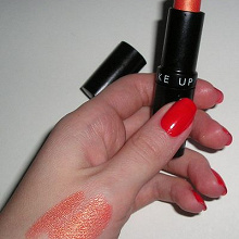 Отдается в дар помада make up store