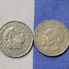 Отдается в дар Королева Юлиана и Болеслав Прус (монеты)