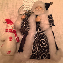 Отдается в дар Дед Мороз под елку и свеча-снеговичок