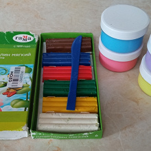 Отдается в дар для детского творчества: пластилин + пальчиковые краски