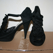 Отдается в дар Черные туфли H&M с открытым носком, 38 размер