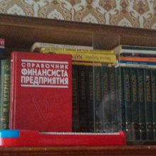 Отдается в дар Стекла от импортных книжных полок времен СССР