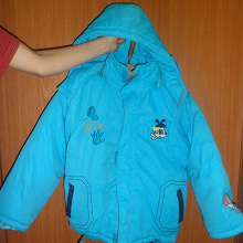 Отдается в дар детская зимняя куртка с подстёжкой