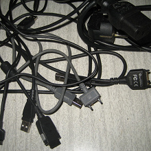 Отдается в дар провода разные, зарядки,usb