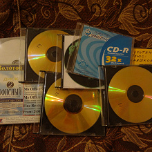 Отдается в дар На ХМ диски/ коробочки от дисков.