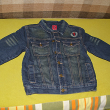 Отдается в дар утепленная джинсовая куртка 5-6 лет