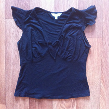 Отдается в дар Женская черная футболочка-блуза