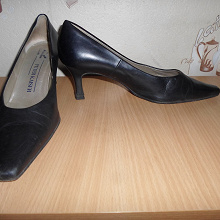 Отдается в дар 38 размера женские туфли