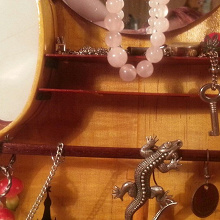 Отдается в дар Скрипка — подставка для украшений