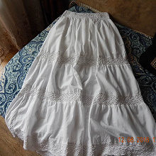 Отдается в дар Две летние белые юбки (Mexx и Ostin) 46-48