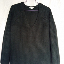Отдается в дар Модный женский свитер H&M размер М