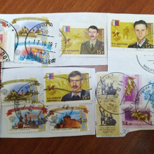 Отдается в дар марки с героями (с конвертов), в коллекцию