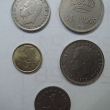 Отдается в дар Монеты Испания и Югославия