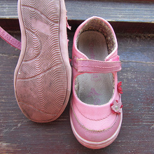 Отдается в дар детская обувь