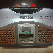 Отдается в дар Кассетный аудиоплеер Congli CL 913 A работает только радио FM