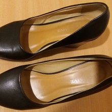 Отдается в дар Черные стильные туфли