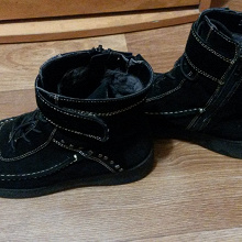 Отдается в дар Замшевые ботинки б/у черные 36,5 — 37 размер