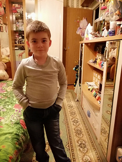 Отдается в дар «джинсы мальчику 9-11 лет»