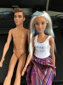 Отдается в дар «Barbie и Ken»