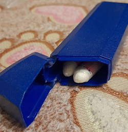 Отдается в дар «Футляр раритетный США для тампонов Tampax»