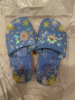 Отдается в дар «Детская летняя обувь для девочки НОВАЯ»