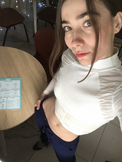 Отдается в дар «Женская одежда 40 — 42 размер, подростковое.»