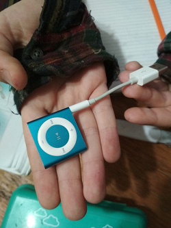 Отдается в дар «Плеер Apple iPod Shuffle 2 GB»