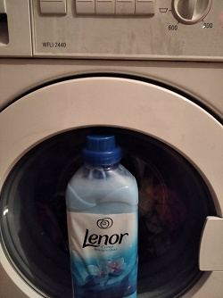 Отдается в дар «Lenor, кондиционер.»