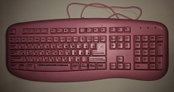 Отдается в дар «Розовая клавиатура (новая)»