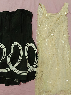 Отдается в дар «Новогодние мини-платья 42-44»