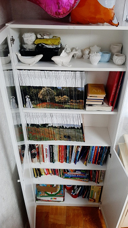 Отдается в дар «Книжный шкаф ИКЕА»