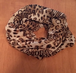 Отдается в дар «Шарфик платок леопардовый»