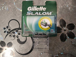 Отдается в дар «Сменные кассеты для безопасных бритв Gillette slalom»