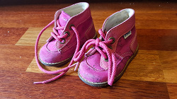 Отдается в дар «2 пары обуви на девочку»