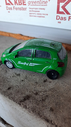 Отдается в дар «Машинка Welly Toyota Yaris.»