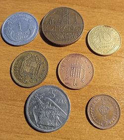Отдается в дар «Наборы европейских монет»